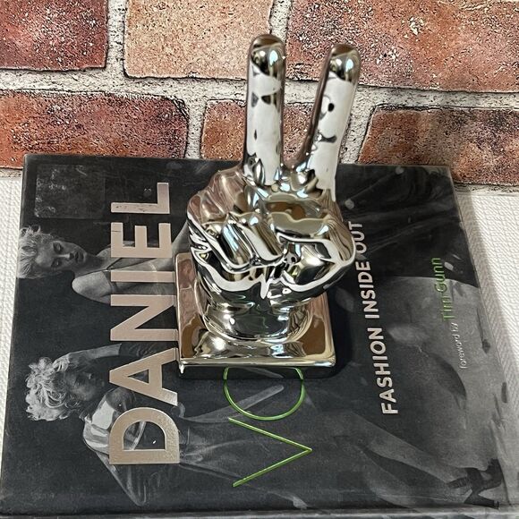 Ceramic Peace Sign Hand Sculpture Figurine Metallic Silver Tone BOHO Decor - Picture 16 of 16